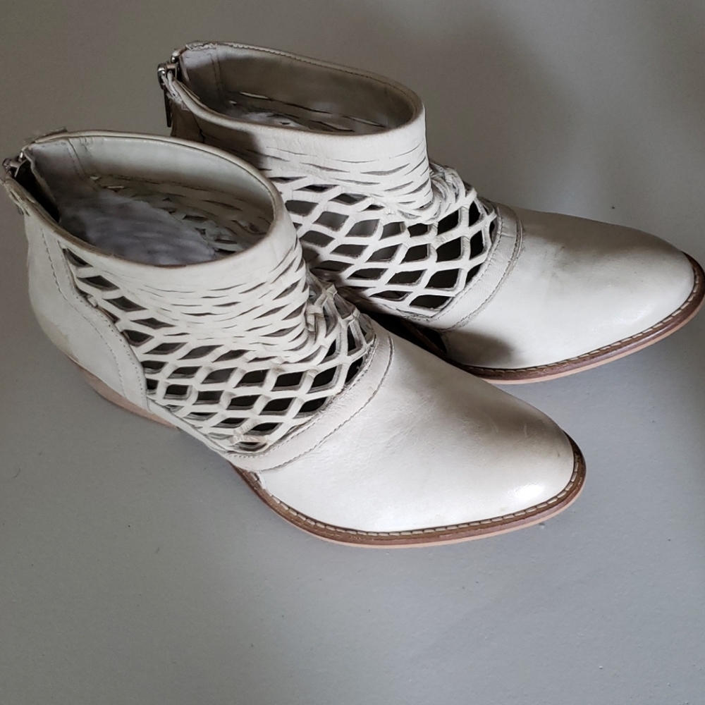 rebels Cream White Cutout Ankle Booties